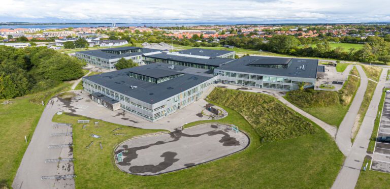 dronefotograf - Holbæk By Skole Absalon - Bagside